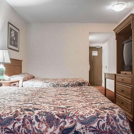 Econo Lodge By The Falls Niagara Falls Exterior photo
