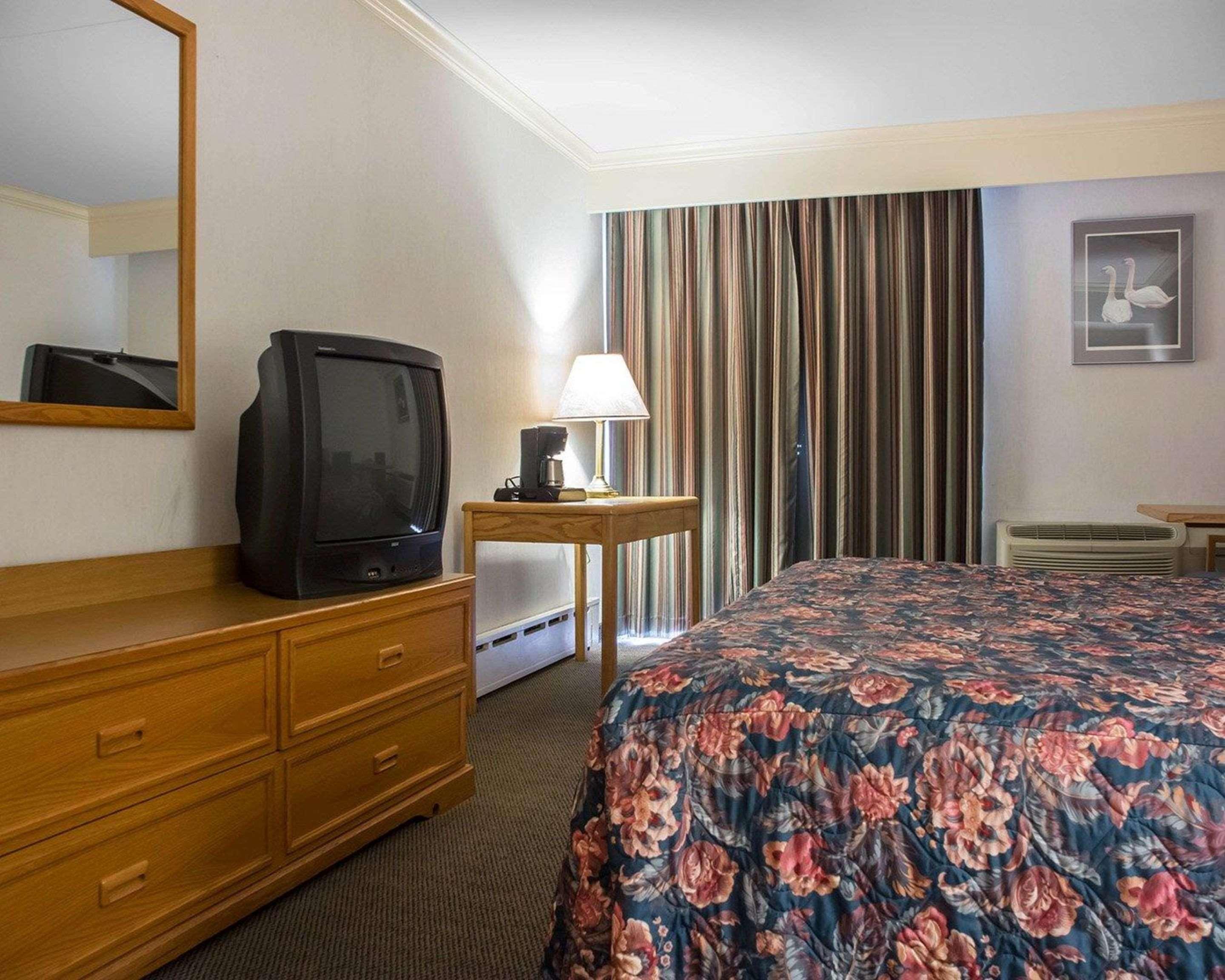 Econo Lodge By The Falls Niagara Falls Exterior photo