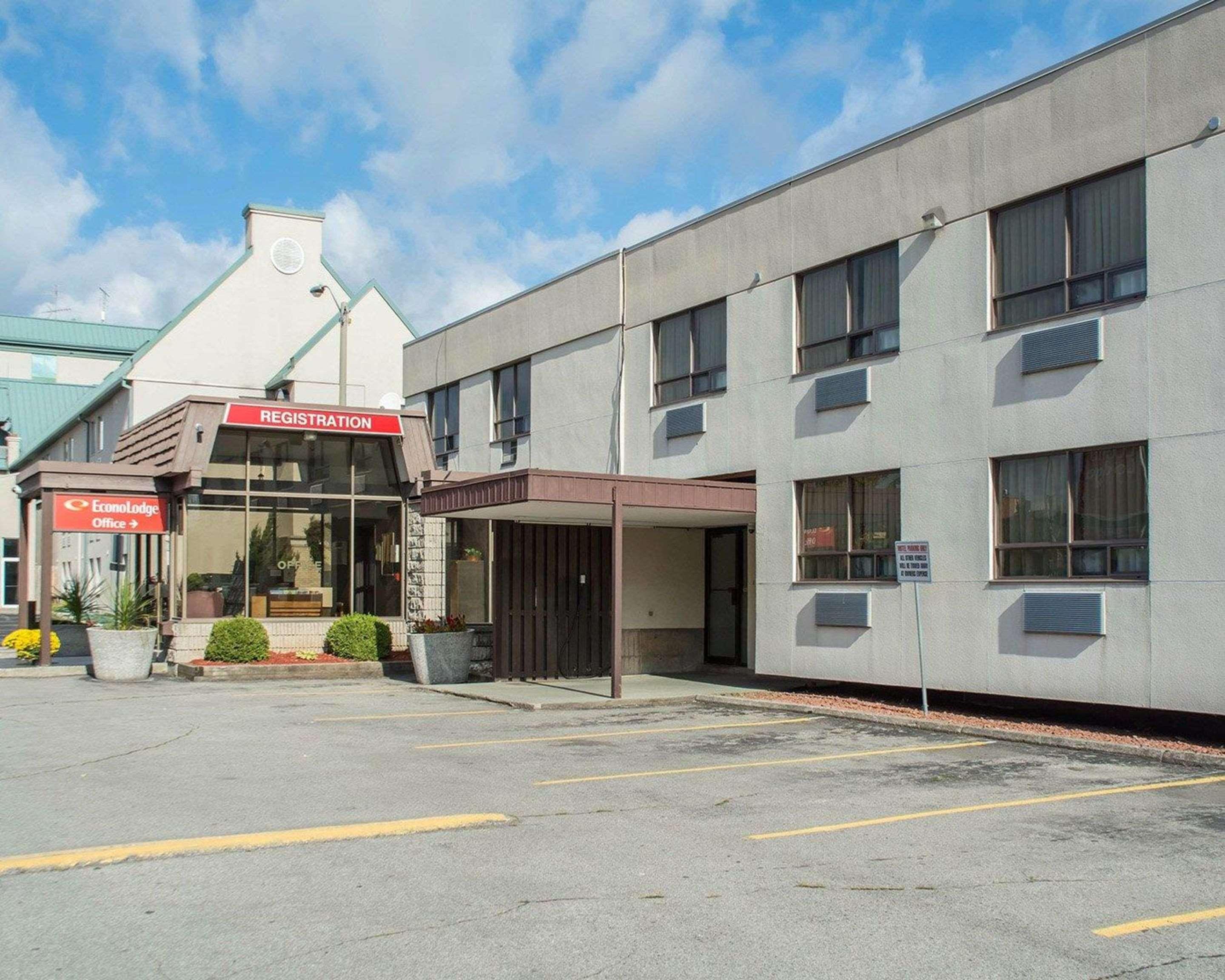 Econo Lodge By The Falls Niagara Falls Exterior photo