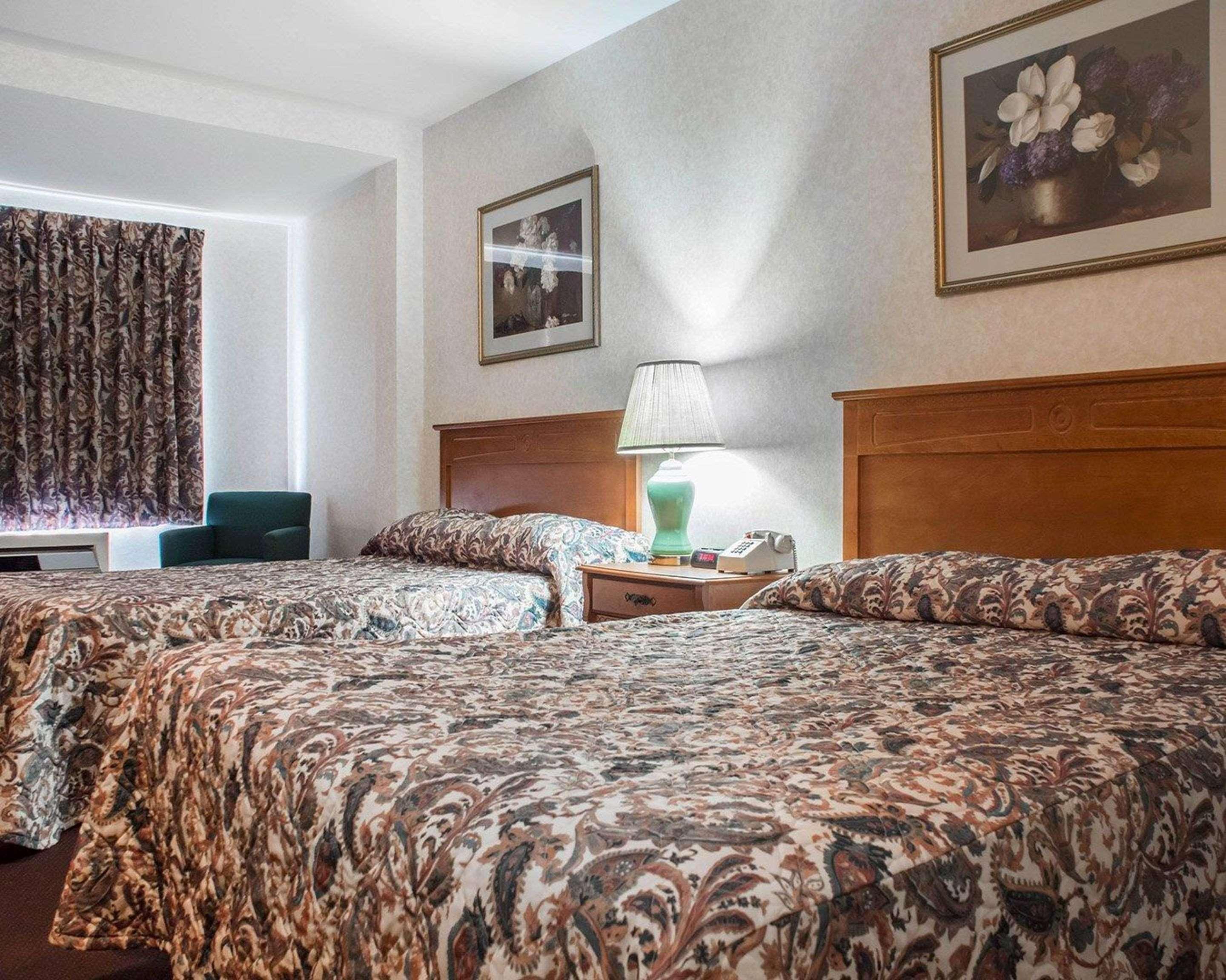 Econo Lodge By The Falls Niagara Falls Exterior photo