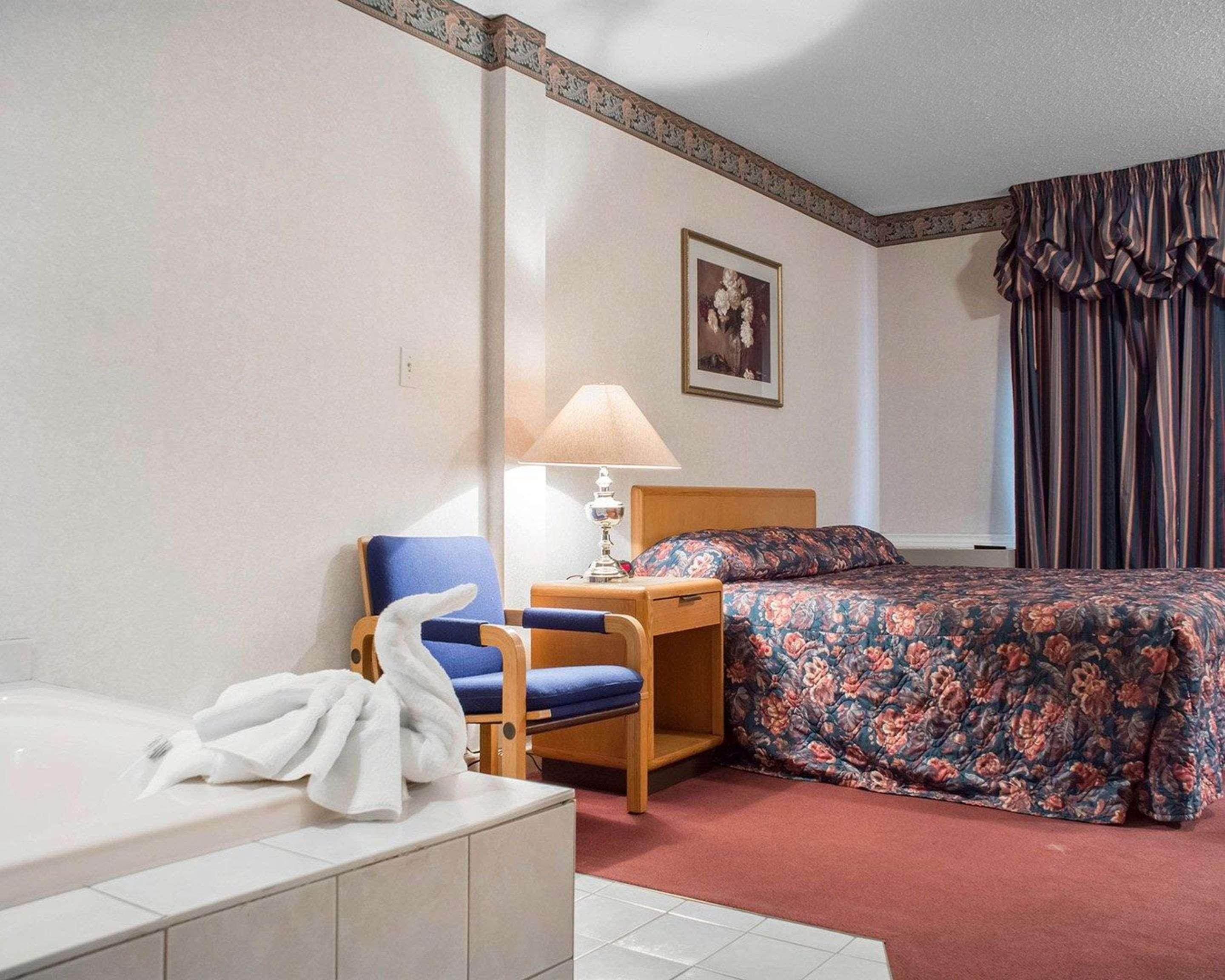 Econo Lodge By The Falls Niagara Falls Exterior photo